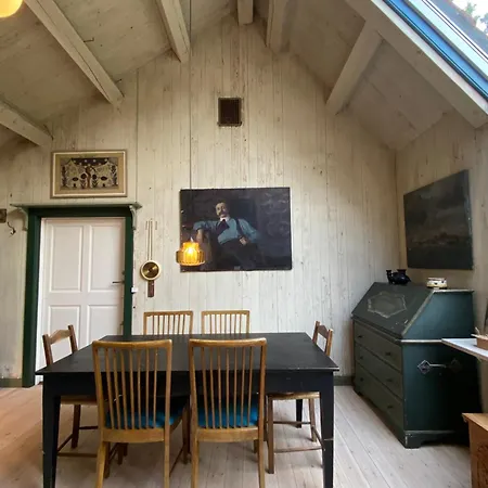 Artist Studio Guest house *